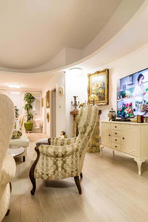 Luxury Apartment Sara Umag Exterior photo